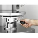 FORMATRICE A CALDO PER PIZZA - DIAMETRO PIZZE 400 mm - STRUTTURA INTERAMENTE IN ACCIAIO INOX - ELEVATA PRODUZIONE ORARIA FINO A 400 PIZZE ORA - PERFETTA UNIFORMITA' DI FORMA E SPESSORE DISCO SENZA RINUNCIARE AL BORDO - POTENZA 5,6 KW - DIMENSIONI CM L 56 X P 71 X H 86