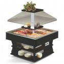 ISOLA BUFFET REFRIGERATA - STRUTTURA ESTERNA IN LEGNO - VASCA IN ACCIAIO INOX - CAPPA MOTORIZZATA - ILLUMINAZIONE LED - TEMPERATURA +4°/+10° - REFRIGERAZIONE STATICA - SBRINAMENTO AUTOMATICO ISOLA BUFFET REFRIGERATA - STRUTTURA ESTERNA IN LEGNO - VASCA IN ACCIAIO INOX - CAPPA MOTORIZZATA - ILLUMINAZIONE LED - TEMPERATURA +4°/+10° - REFRIGERAZIONE STATICA - SBRINAMENTO AUTOMATICO